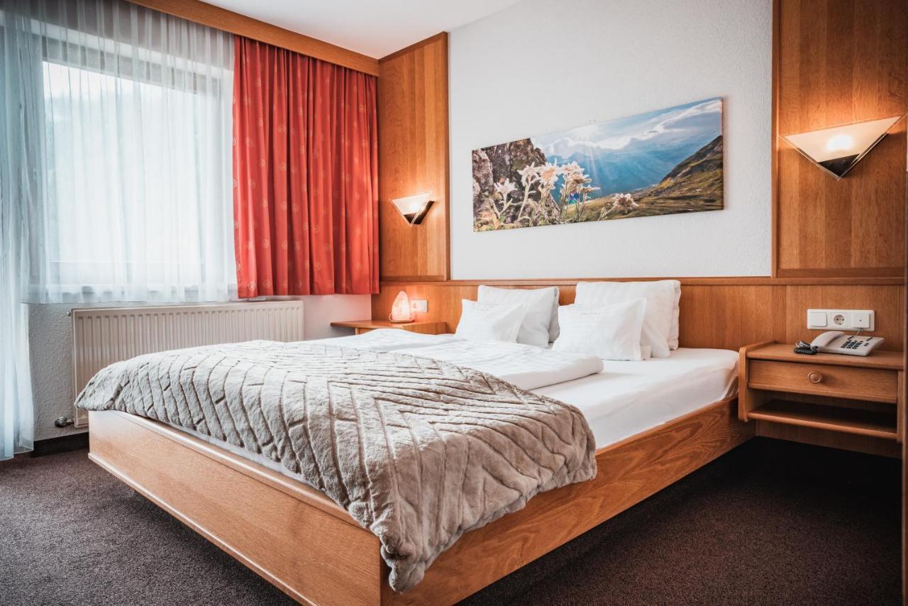 Hotel Garni Romantika Sankt Leonhard im Pitztal Exterior foto